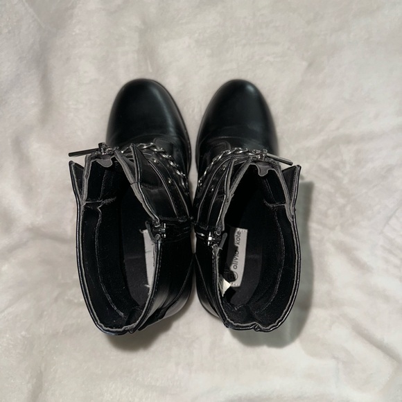 Olivia Kate black chain boots - Picture 7 of 11